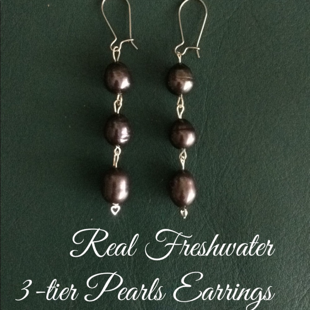 🆕Freshwater Pearl Dangle Earrings ⭐️